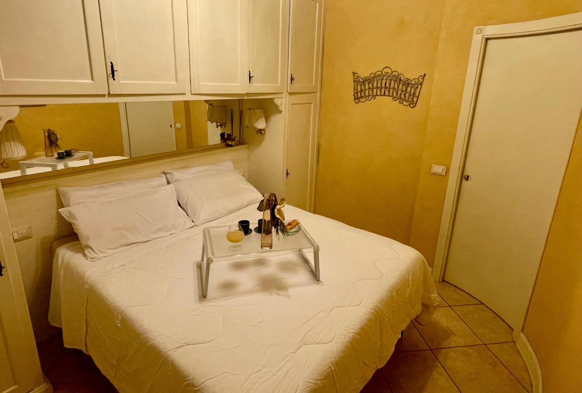 Doctor House Desenzano Apartment Desenzano del Garda Exterior photo