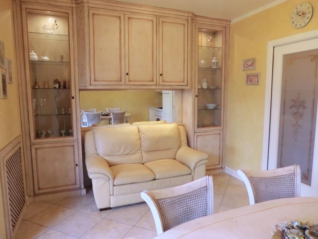 Doctor House Desenzano Apartment Desenzano del Garda Exterior photo