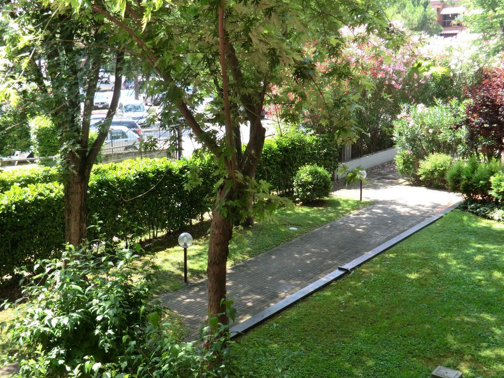 Doctor House Desenzano Apartment Desenzano del Garda Exterior photo